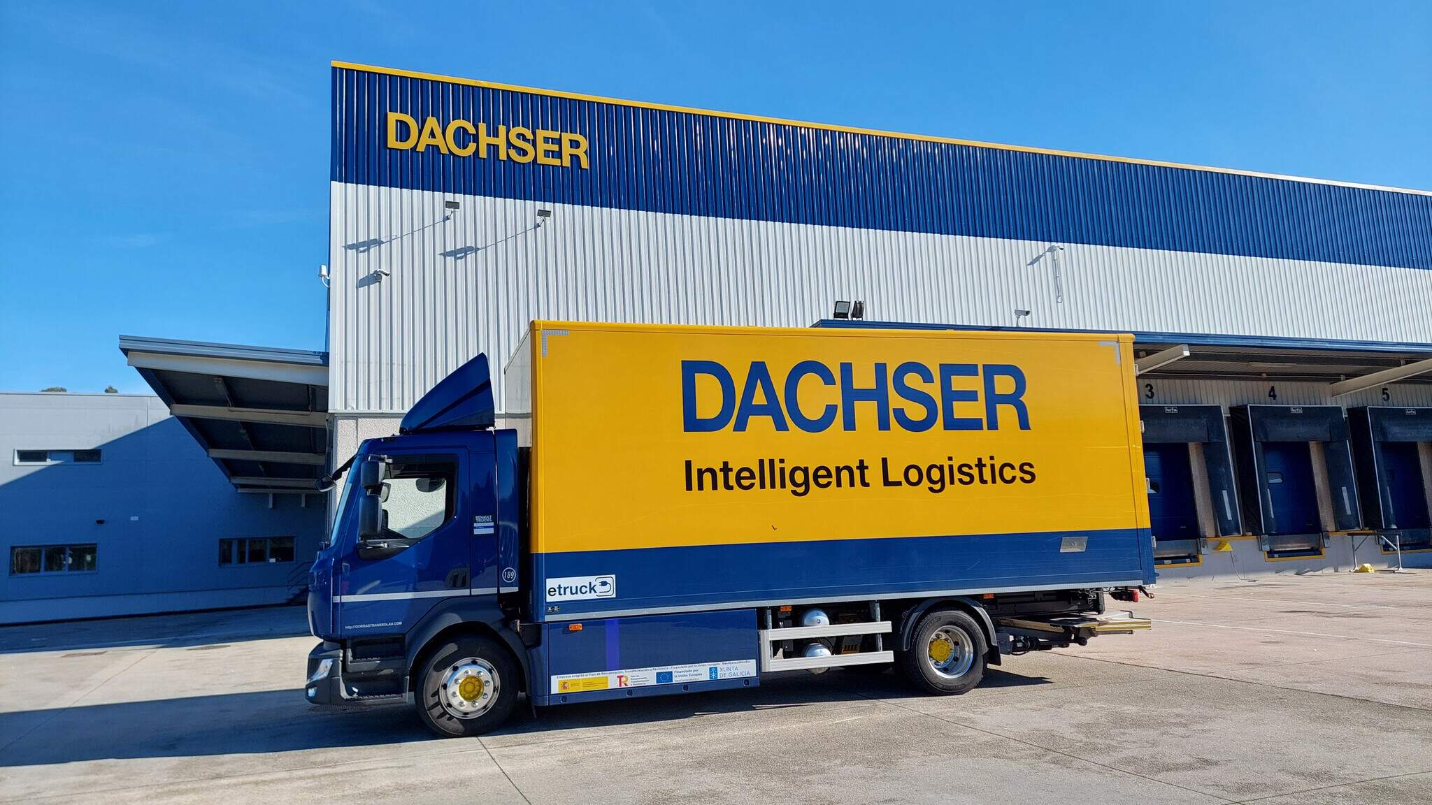 DACHSER refuerza su compromiso con la sostenibilidad incorporando dos Renault Trucks E-Tech D 16 eléctricos en Vigo y Ourense.